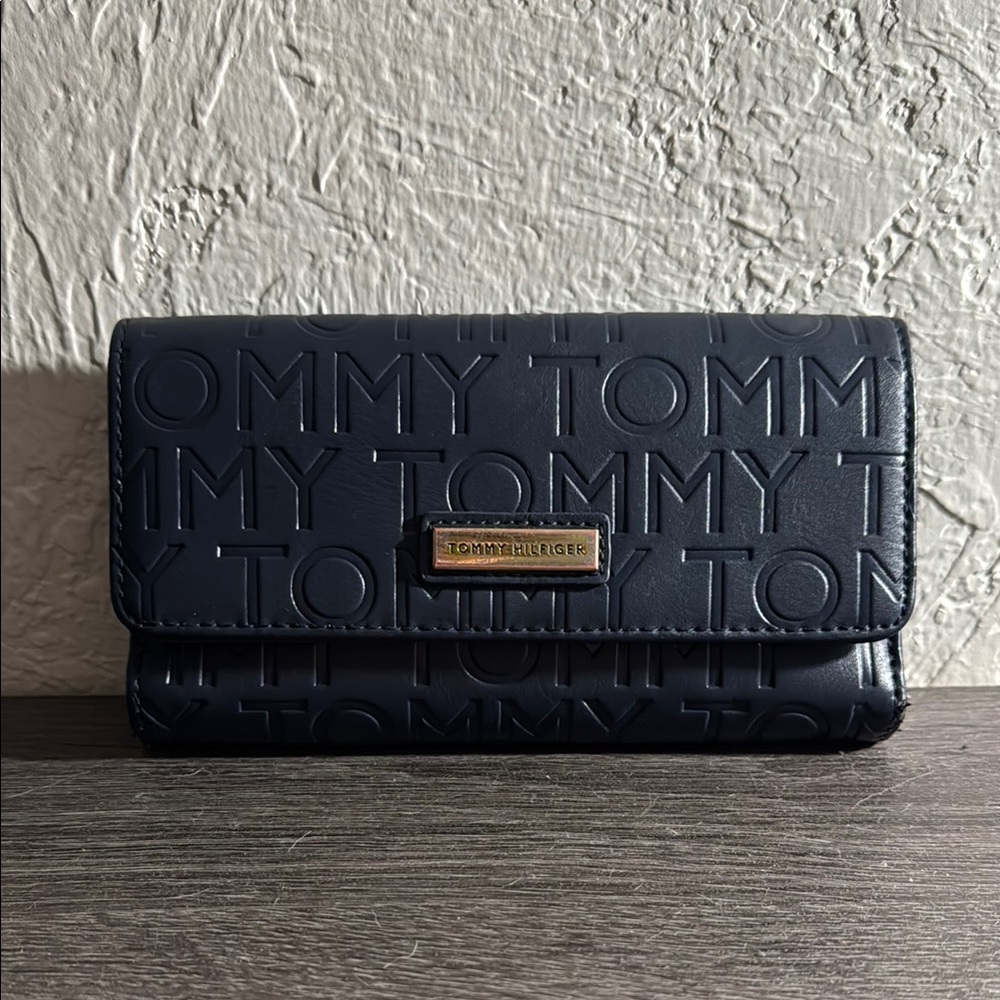 Tommy Hilfiger Monogram Wallet